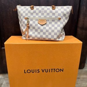 LOUIS VUITTON
Damier Azur lena PM**Authentic***